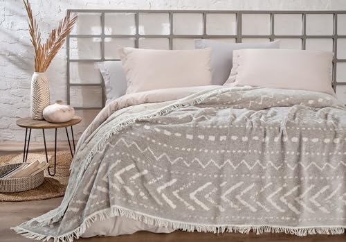 Yatas Bedding Cora Bedspread,Elegant Jacquard Weave, Chenille Quality Quilt Coverlet, Long-Lasting and Durable Webbing Bedspread (Mink, King (U.S. Standard))