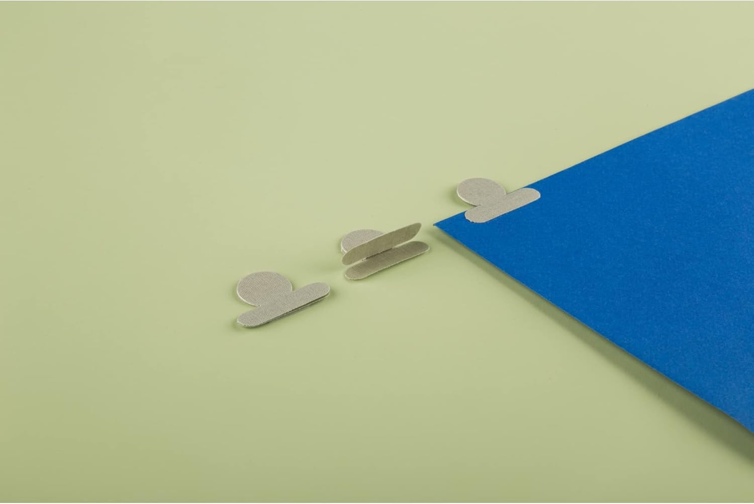 Avery Gummed Tabs, 1/2" Round, Reinforced Cloth, Gray, Pack of 25 Index Tabs (59112) : Office Products