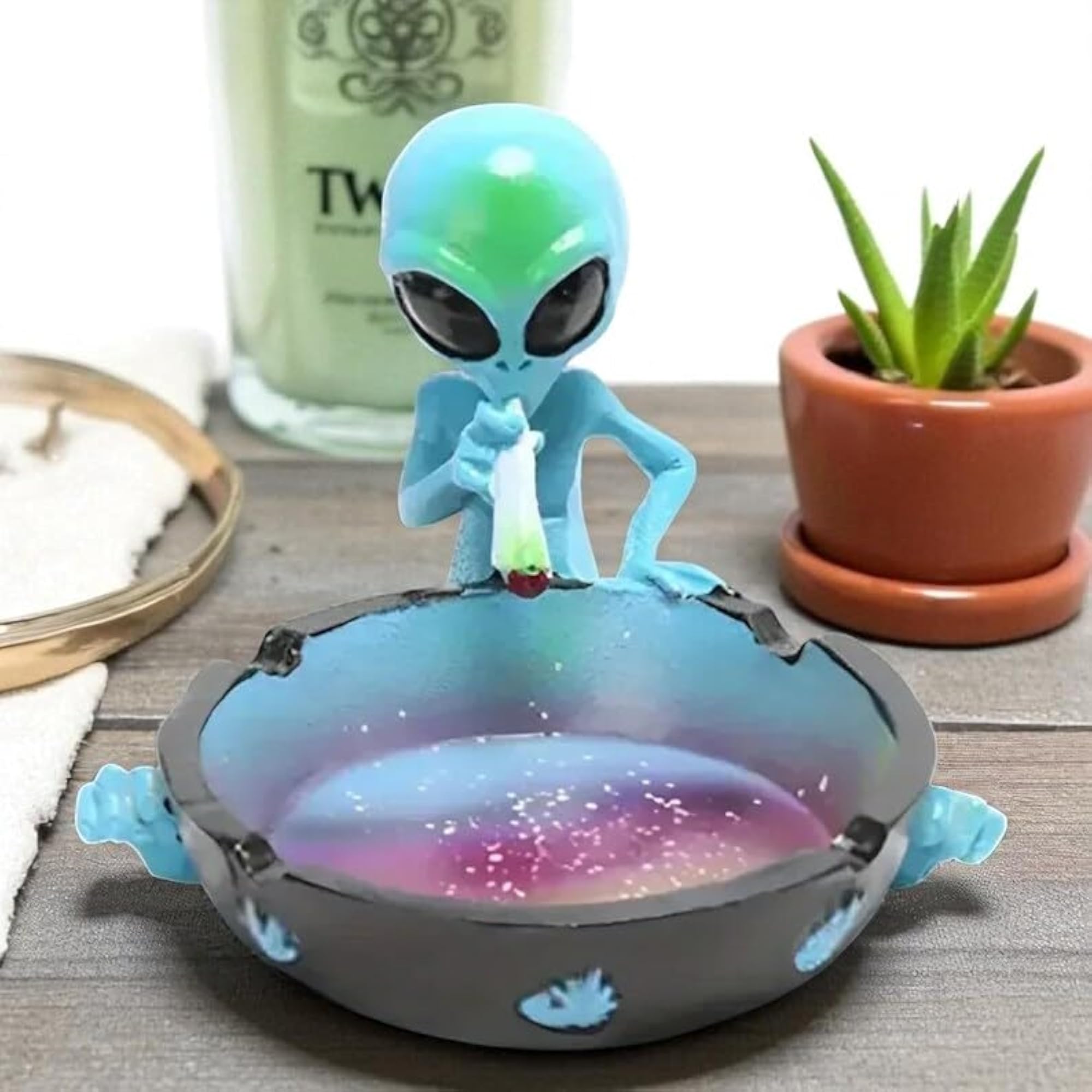 3D Alien Smoking Cigar Ashtray