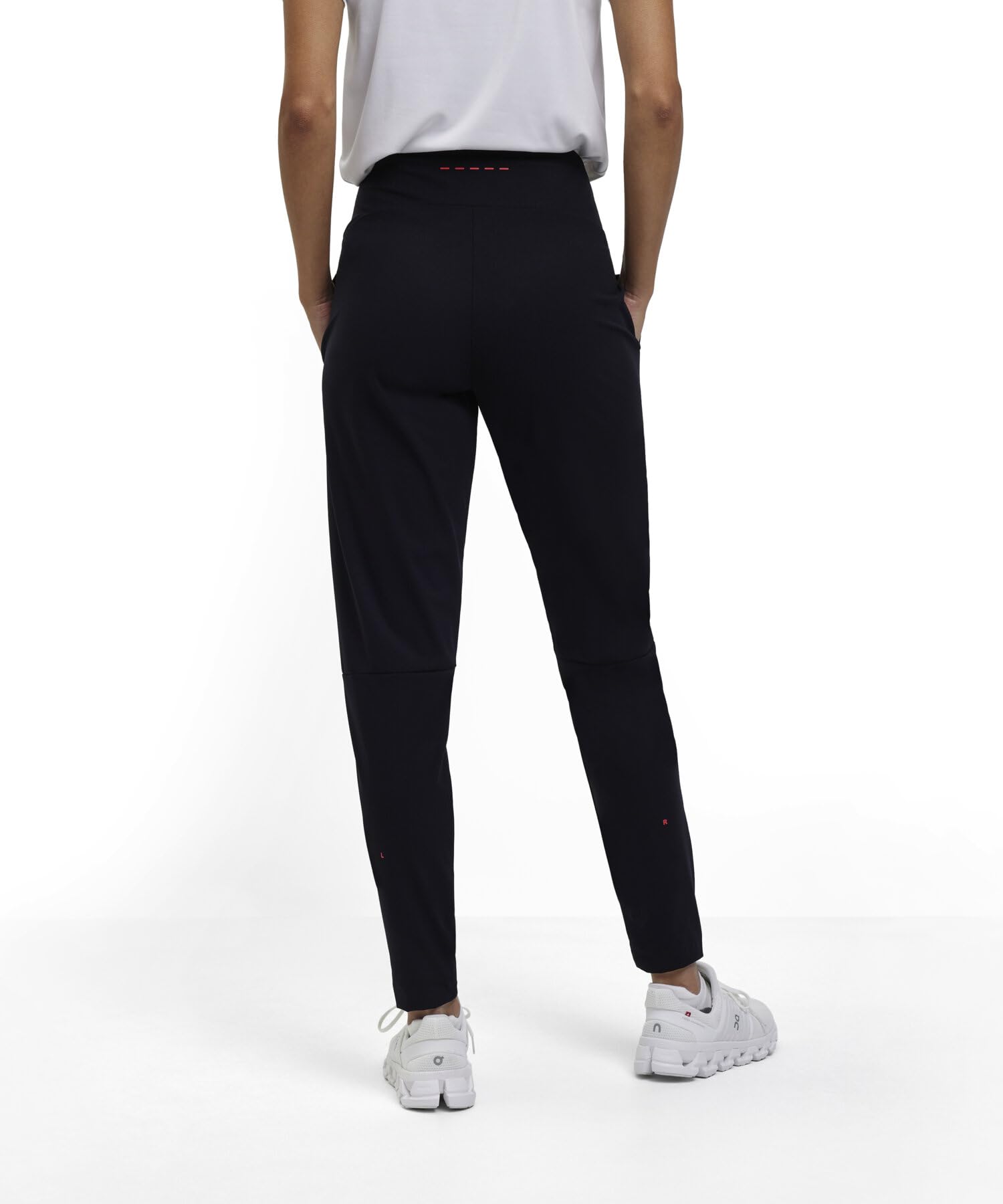 FALKE Damen Training Perform Better Hose feuchtigkeitsregulierend uneingeschränkte Bewegungsfreiheit schnelltrocknendes atmungsaktives nachhaltiges Funktionsmaterial 1 Stück