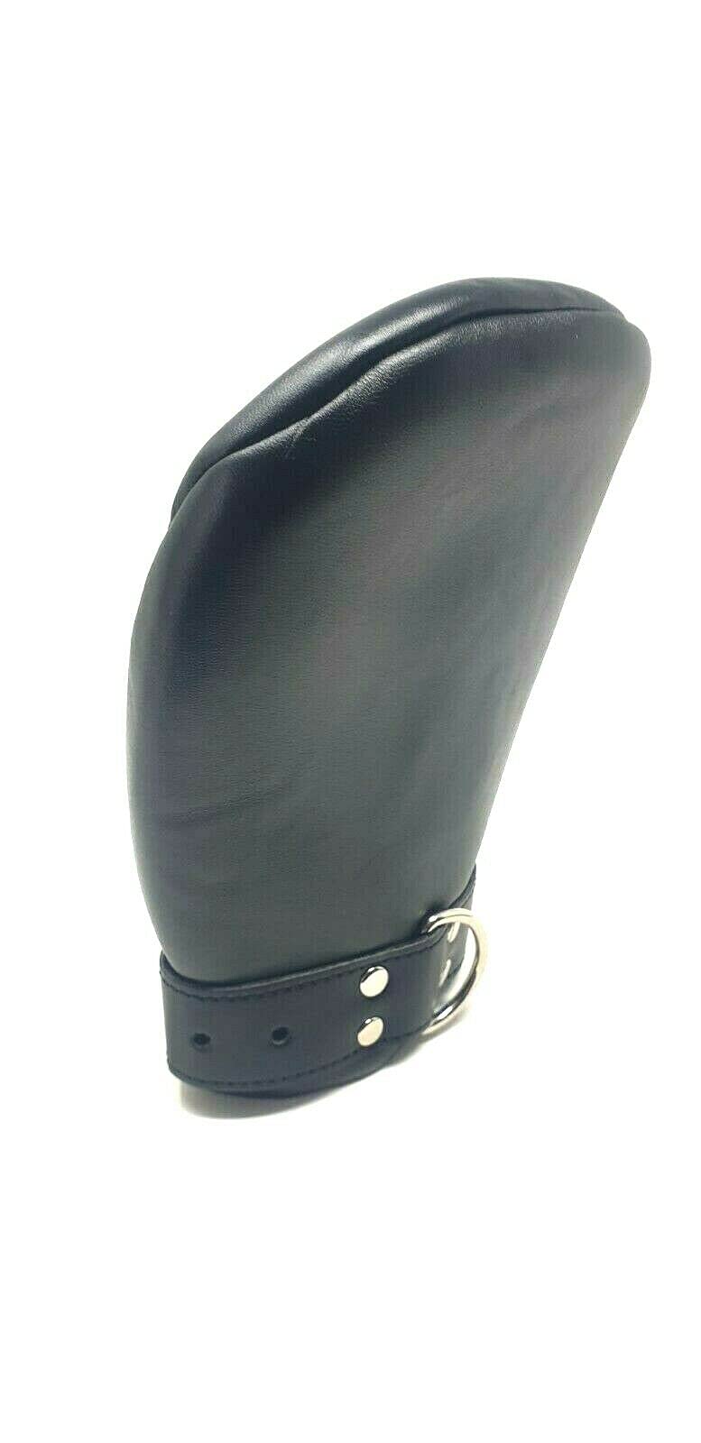 Bondage Masters Bondage Mitts/Dog Paws Padded with Attachable Rings Black