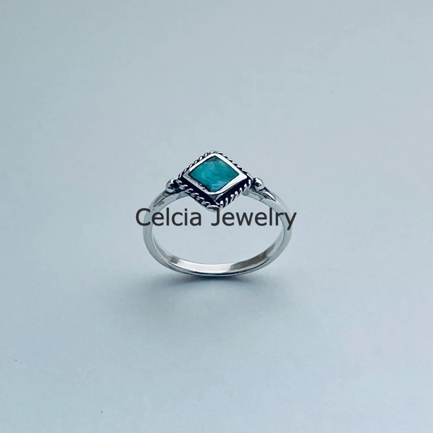 Anillo cuadrado de piedra preciosa azul turquesa natural, anillo solitario, anillo delicado, anillo bohemio bohemio, anillo minimalista, anillo del día de la madre