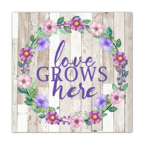 Plaque murale en bois Love Grows Here pour créer un intérieur chaleureux et fleuri
