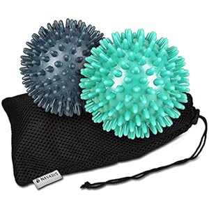 Navaris 2x Igelball mit Noppen – 2er Set Igel Ball Massageball – Massage für Hand Fuß Rücken Balance – Fitness Noppenball Ø 8cm medium und hart