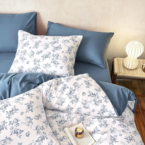 Image of Wake In Cloud - Cottagecore Comforter Set, Floral Vintage Flower Shabby Chic Coquette Aesthetic for Women Teen Girls, Soft Lightweight Dorm Bedding, 3 Pieces, Dark Blue, Full Size