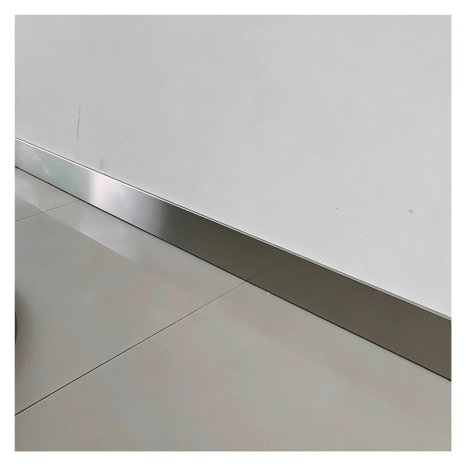 Battiscopa Battiscopa Facili da Installare – Superficie in Acciaio Inossidabile + Rivestimento in PVC, Modanatura Decorativa per Pareti(H-6cm/2.4in)