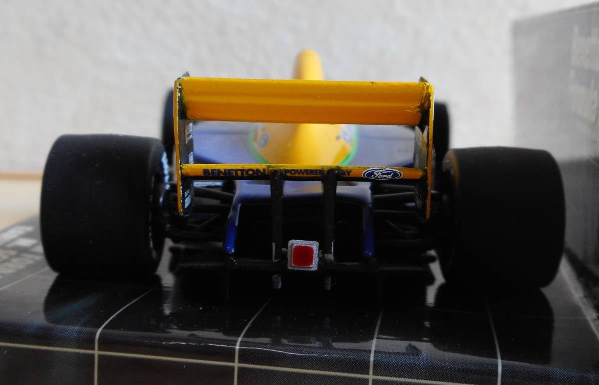 Amazon.co.jp: シューマッハ ドライバーレス仕様 1/43 ベネトン B191B