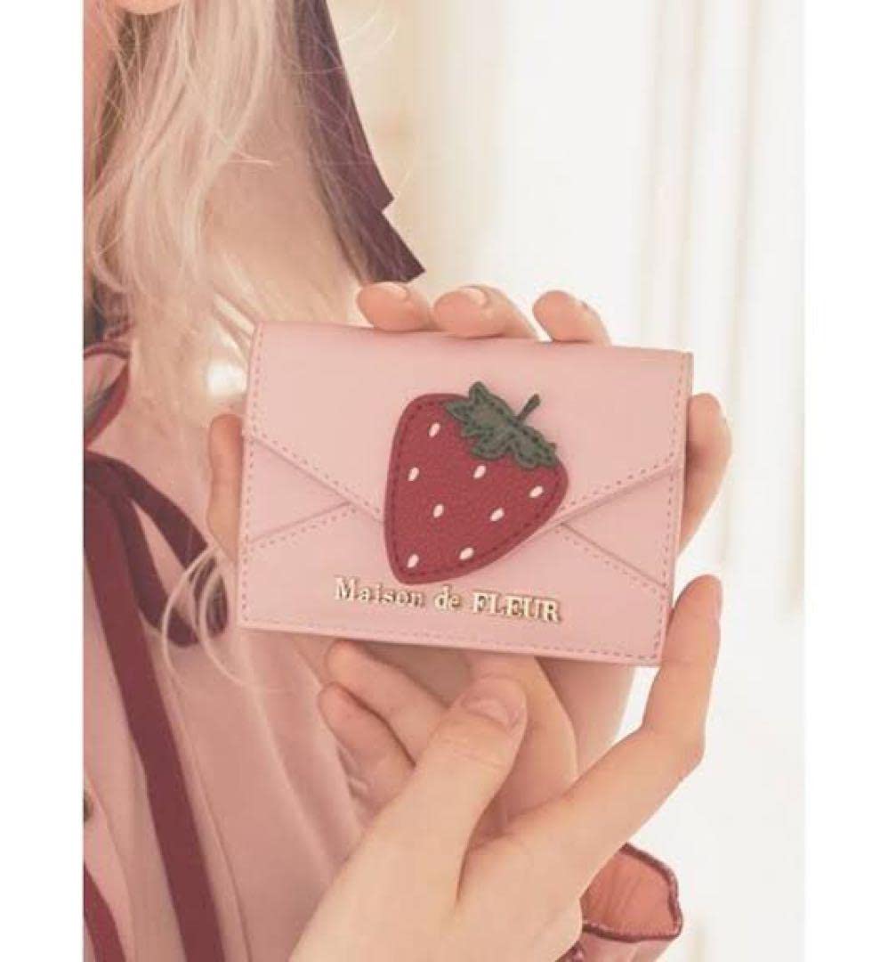 Amazon.co.jp: Maison de FLEUR イチゴレターキーケース m17196845892  