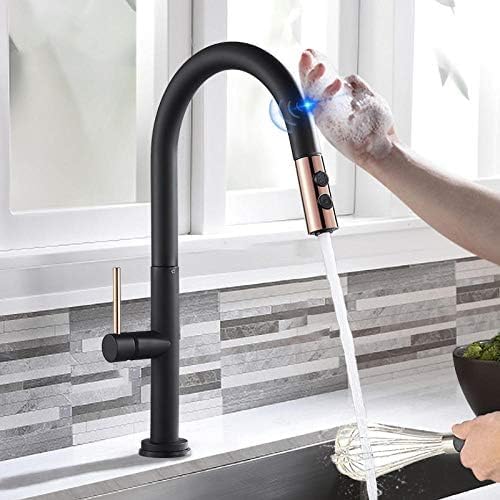 Grifo de cocina sensible que elimina las manchas en el fregadero