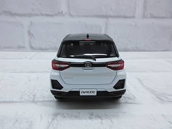 Amazon | ミニカー 1/30 トヨタ ライズ ホワイト×ブラック