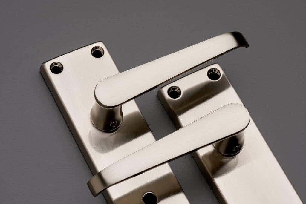 Designer Levers - Victorian Straight Lever Lock Door Handle - Satin Nickel - 1 Pair - Lockable Door Handle - Interior Use - Image 2