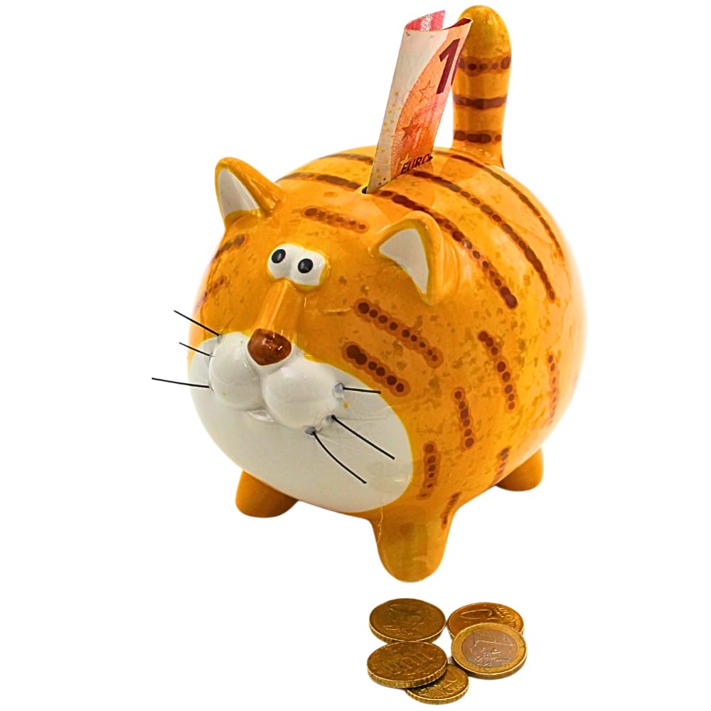 Spardose Katze, Katzenspardose, Kindersparbüchse Katze, Sparschwein Katze, Sparfigur, Kinderspardose, Spartier, Sparkatze, Dekokatze mit Sparfunktion aus Keramik in ockerfarben, L/B/H 12 x 14 x 17 cm