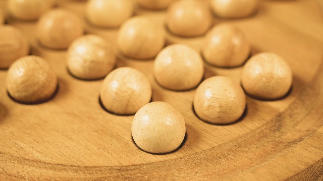 Solitaire En Bois Engelhart - Jeu De Réflexion 33 Billes - Casse-Tête Éducatif - À Partir De 6 Ans