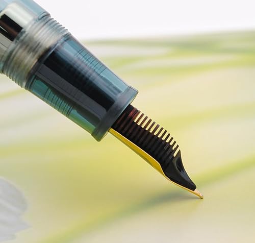 Miniatura 8 de JINHAO 9019 Pluma estilográfica Serie Dadao con convertidor de tinta de alta capacidad (azul claro transparente, punta media 0.028 in)