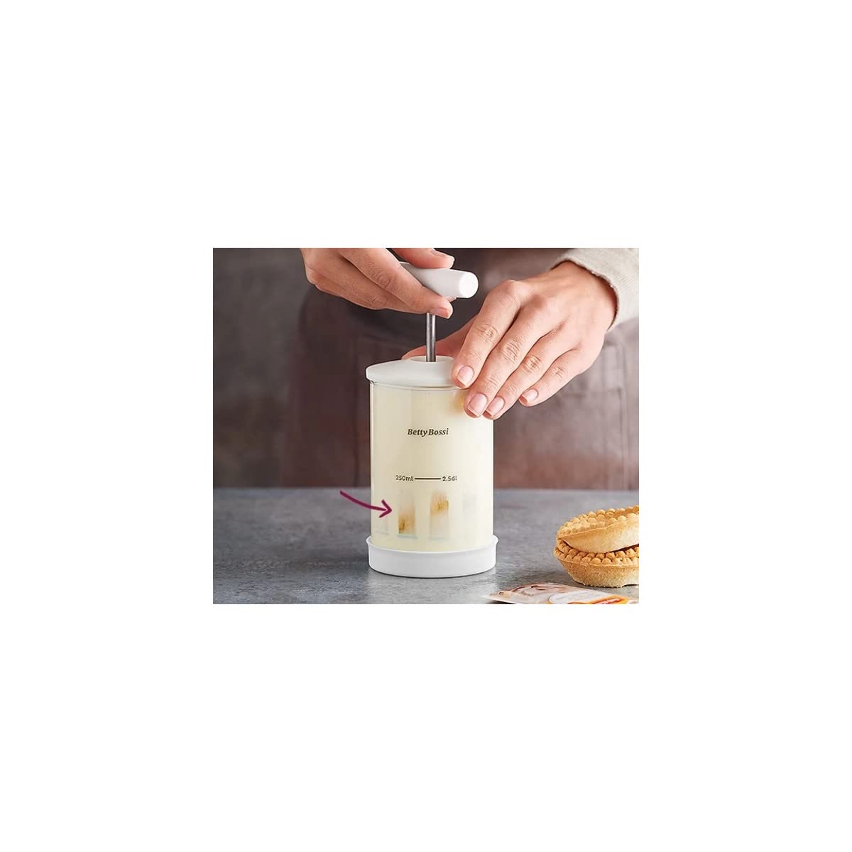 Betty Bossi Rahmblitz – Sahneblitz Handmixer Mit Glas & Rutschfestem Boden, Schnell Schlagsahne Machen