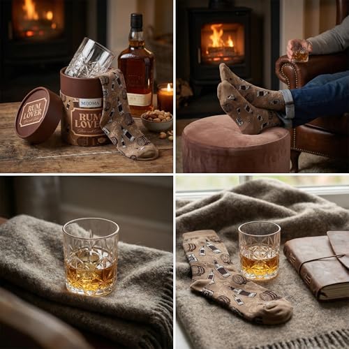 MIJOMA Geschenkset Trinkglas & Socken – originelles Männergeschenk in Tube Box – Socken mit Alkohol-Motiv – Glas 280 ml – lustiges Geschenk für Genießer und Spirituosen-Liebhaber (Rum Lover)