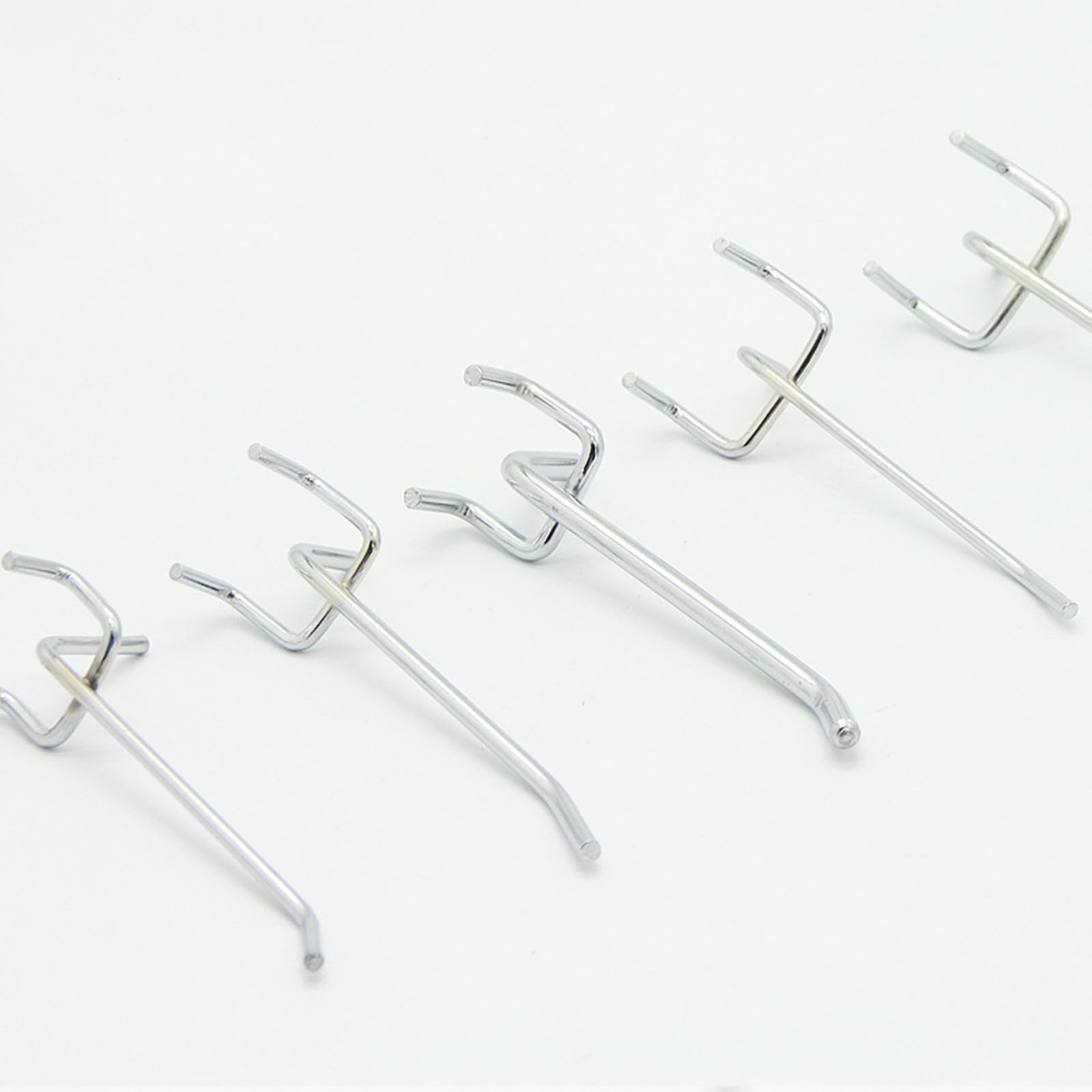 50pcs Ganci Singoli per Pannelli Forati Lunghi in Metallo per Negozio (3.5cm, 8.5cm)