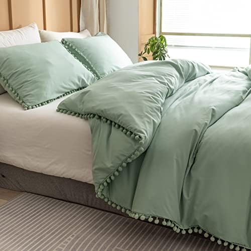 YIRDDEO Sage Green Queen Comforter Set Ball Pom Fringe Design 3pcs, Aesthetic Green Comforter Queen Size Comforter Sets Bed Set Sage Green Bedding Set for Women Men (1 Comforter 2 Pillowcases)