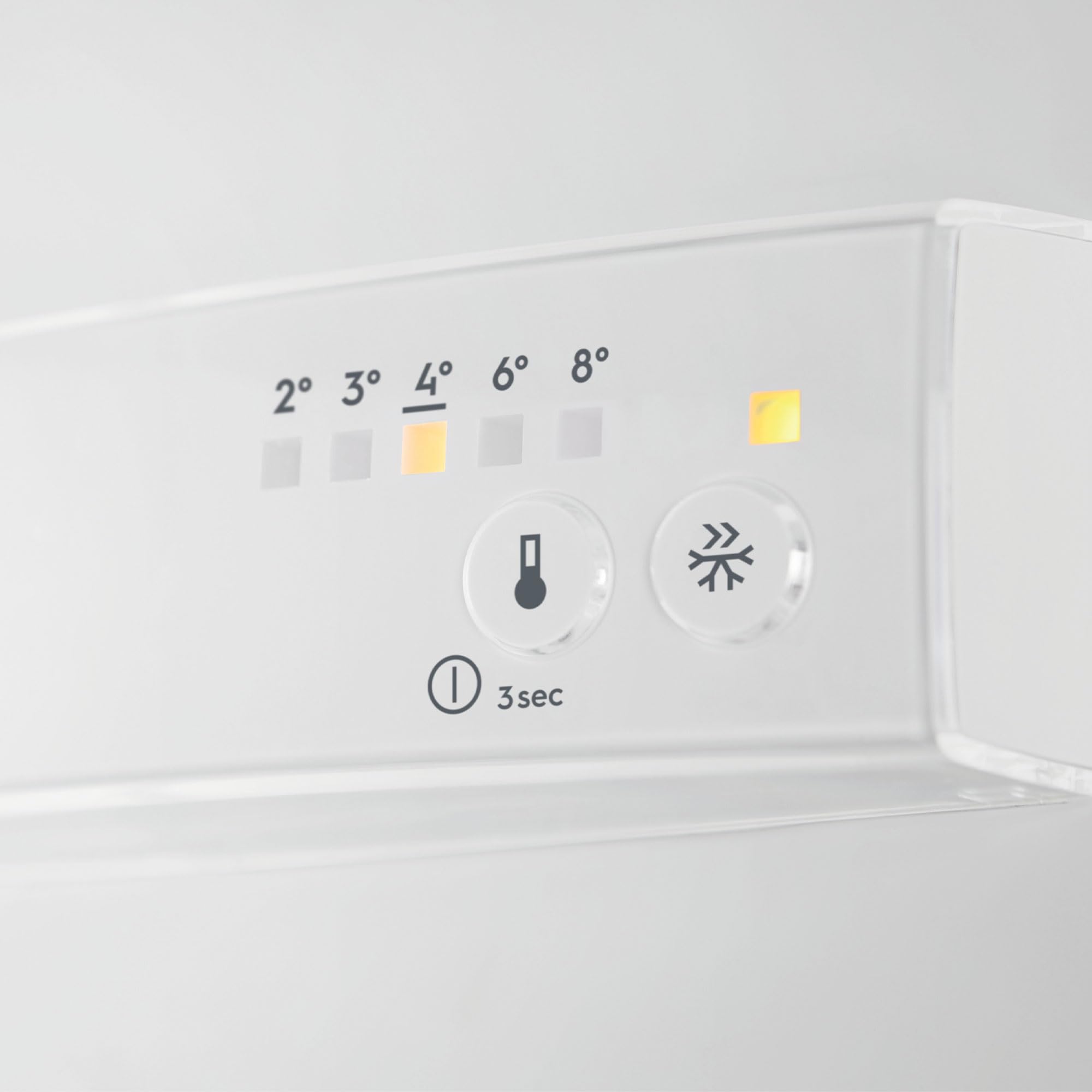 AEG OSF6I82EF Frigorífico Mini, 81.9 cm, 94 L de Capacidad, Almacenamiento Cómodo y sin Esfuerzo, Compartimento Congelador, Controles Táctiles, 1 Puerta a Derecha y Reversibles, Blanco, Clase E