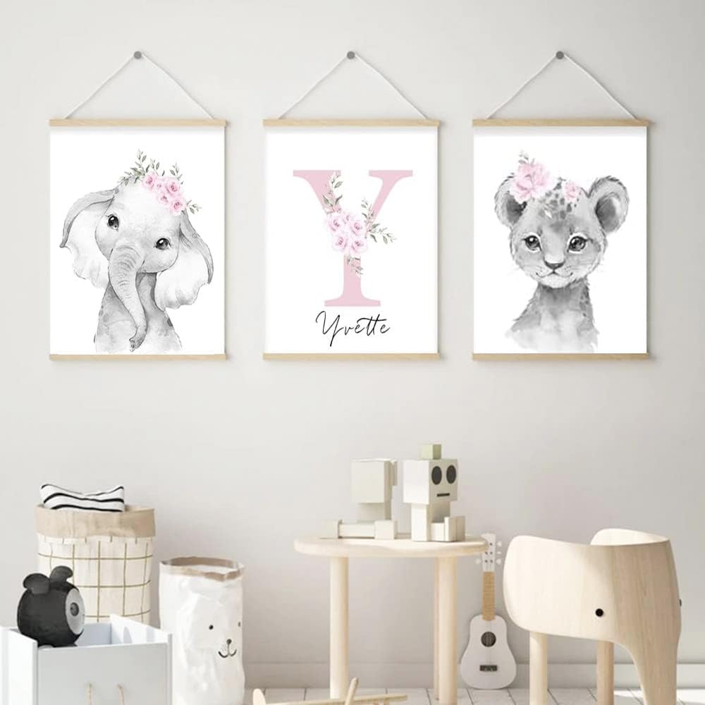 Youihom 3 Toile Prenom Chambre Bebe Enfant Poster Girafe Lion Fleurs Tableau Gris et Rose Affiche Personnalisée Bébé Salle de Jeux Decoration Murale Cadeau 30x40 sans Cadre