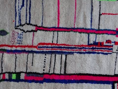 Tapis berbère marocain Authentique Azilal en Laine 235X145 cm 264,29 € TTC