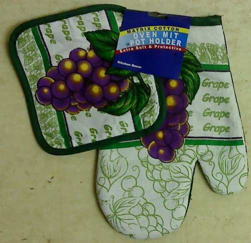 2-pc Kitchen Set Pot Holders Oven Mitt Grapes