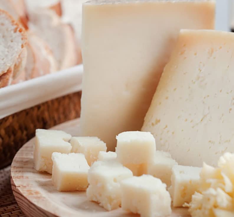 Fromage de chèvre semi-affiné de 2 à 2,5 kg : saveur traditionnelle espagnole dans votre maison.