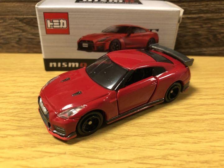 トミカ GT-R NISMO（バイブラントレッド） 日産 オンライン 限定 相場調査】(日産オンライン)NISSAN GT-R NISMO（バイブラントレッド
