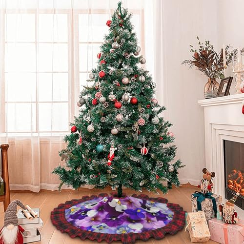 Jupe de sapin de Noël et décoration de maison festive chaleureuse