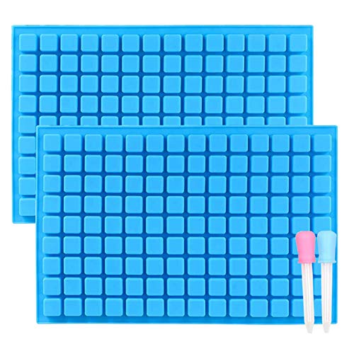 IHUIXINHE Lot de 2 Bleu Moules à Bonbons en Silicone 126 Cavités en Forme de Bonbons durs Mini Bac à Glaçons Carrés pour Gelée, Truffe, Chocolat, Pralines, Caramels, avec 2 Compte-Gouttes Cover