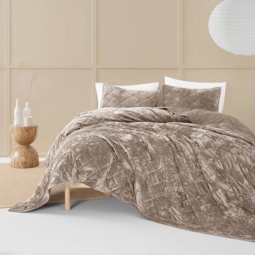 Image of Wonderful Luxury Velvet Brown Quilt Set King, Diamond Stitch Pattern Bedding, Lightweight Ultra-Soft Skin-Friendly, All-Season, Versatile as Comforter /Bedspread for Adults Teens Kids Bedroom,106 inchx94 inch