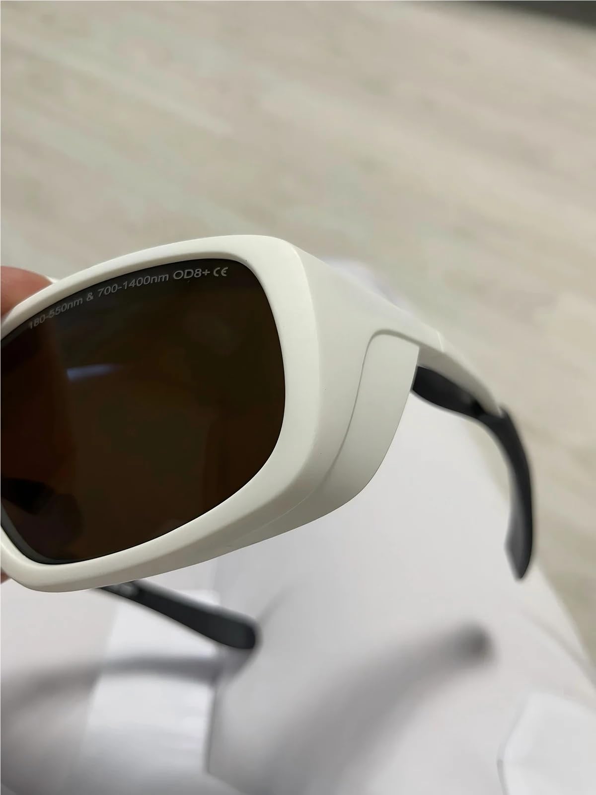 Gafas protectoras de 180-550 nm y 700-1400 con un rendimiento protección nivel OD8 seguro confiable Para obras, talleres, ciclismo, jogging, servicio