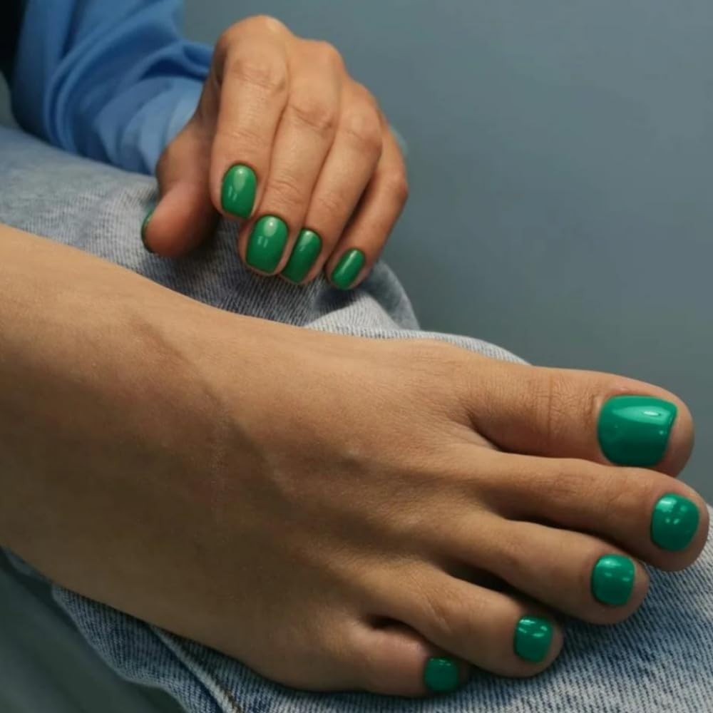Dark Green Press on Toenails?Xcreando Glossy Acrylic Toe Nails Press on Short Square?Fake Toe for Fake Nails Press on Toe Acrylic Nails?Toe Nails Press on Toenails for Women 24PCS