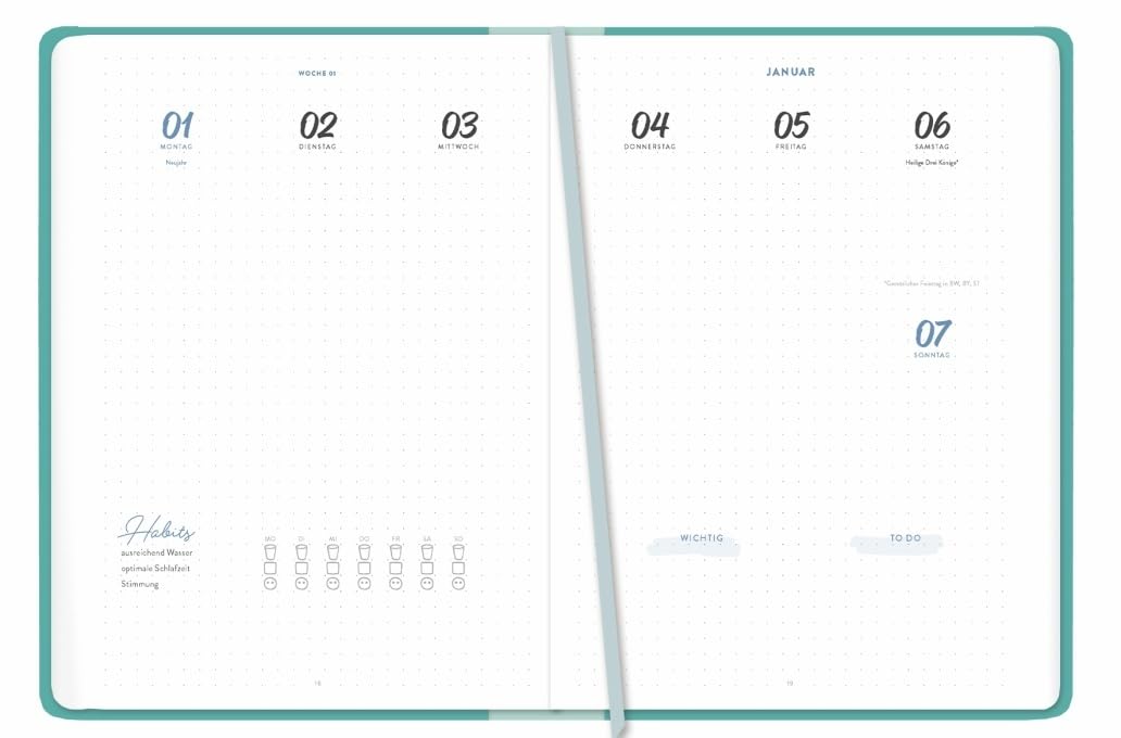 Blue Bullet Journal A5 Taschenkalender 2024. Stressiger Alltag, einfach strukturiert mit diesem Kalender voller Zusatzfeatures. Diary 2024 A5 in schönem Design mit Punktraster, Gummiband und Leseband.