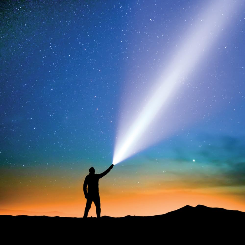 Xanlite - Lampe Torche LED Sans Fil Ultra-Puissante - 1200 Lumens - Mode Power Boost 2500 Lumens - Rechargeable USB - IP44-3 Modes d'Éclairage - 6500K - Blanc Froid