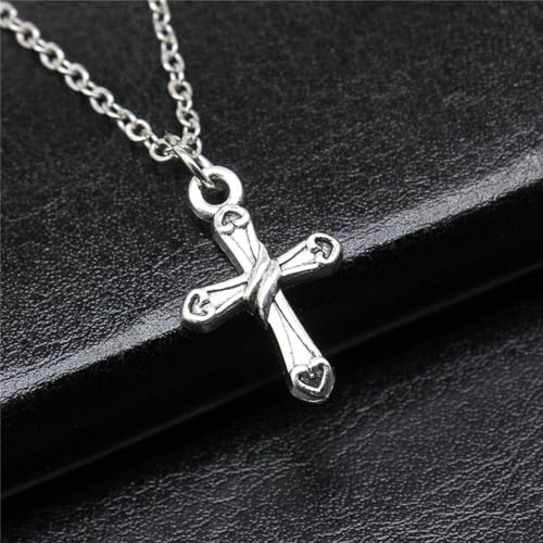 Collar de cruz para niñas como símbolo de protección y afecto familiar 3