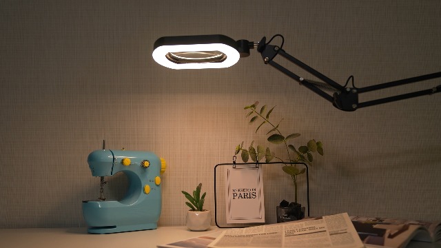 Amazon.com: 12X Magnifying Glass with Light and Stand, 144 LED