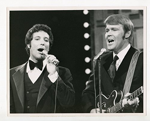 MOVIE PHOTO: Glen Campbell Goodtime Hour-Tom Jones-Glen Campbell-7x9-B&W-Still-FN MOVIE PHOTO: Glen Campbell Goodtime Hour-Tom Jones-Glen Campbell-7x9-B&W-Still-FN