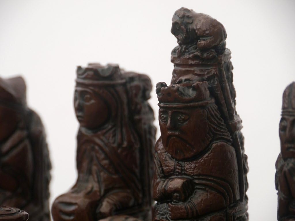 Berkeley Medieval Ornamental Chess Set (Cream and red, Board not Included)