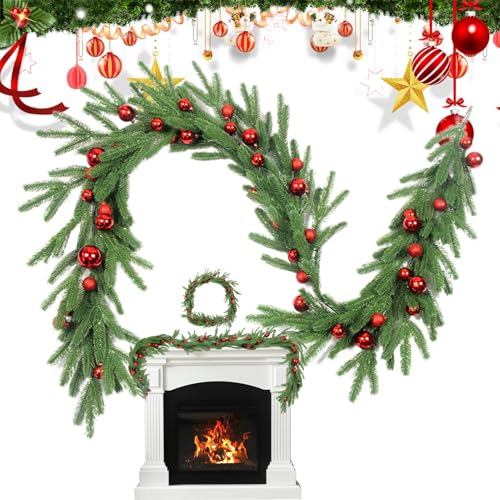 Couronne de Noël de porte extérieure abritée et mur de salon en pin