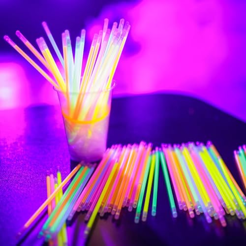 150 Pack 8” Green Glow Sticks Bulk with 150 Connectors Neon Glow In The Dark Party favors Supplies for Holiday Birthday Party Decoration (Green) - Image 5