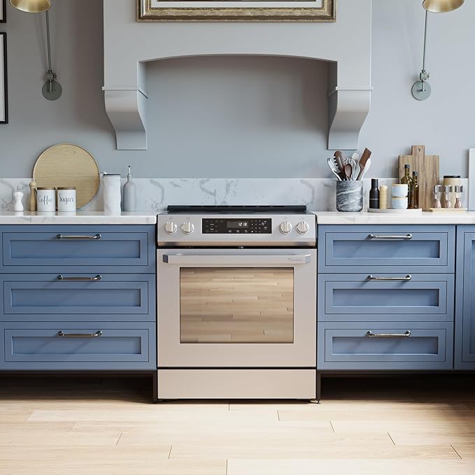 RRE303GS 30" Electric Range, 5 Burners, 5.0 cu. Ft. Capacity, Freestanding Slide-in AirFry, True Convection Oven, Self Cleaning, Easy Reach Racks, Glass Touch, Stainless Steel image 3 of 8 B0CGBFR9T2