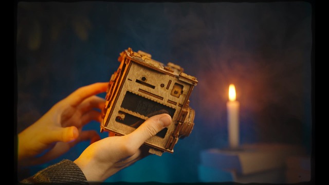 Amazon.com: iDventure Cluebox PRO - Sherlock's Camera - Escape