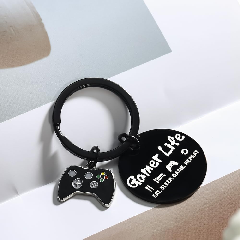 Gaming Gifts Video Game Player Keychain for Game Lover Man Woman Boyfriend Husband Birthday Christmas