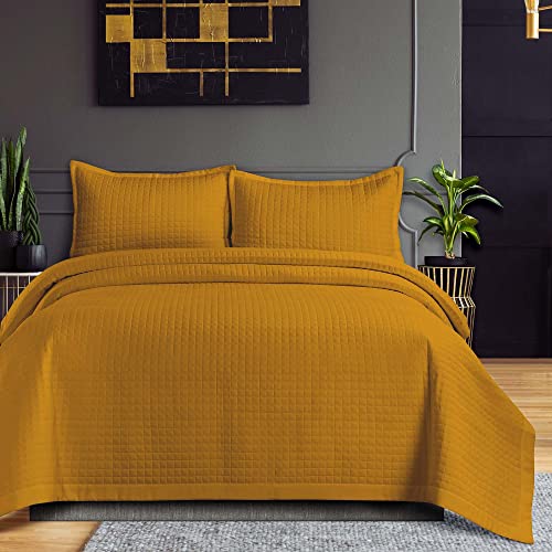 Tribeca Living Naples King Microfiber Quilt Set, Honey Mustard
