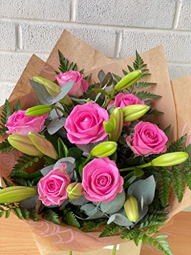Pretty Pink Rose and Lily Fresh Flower Bouquet Gift Bag – Handcrafted Autumn Floral Arrangement for Birthday, Anniversary, Get Well, Thank You, Festive Occasions Delivery - Image 4