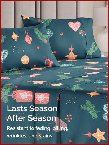 Queen Green Christmas Sheet Set - Holiday Xmas Pattern Bedding Set - Deep Pockets - Snug Fit - 4 Piece - Wrinkle Free & Easy Care - Comfy Festive Winter - Holiday Sheets for Women, Men, Kids & Teens