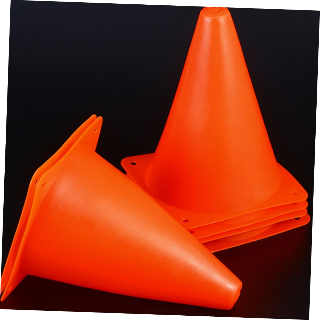 Luxshiny Conos de Entrenamiento Deportivo 18 Cm, 16 Piezas, Plástico Naranja, Mini Conos Marcadores para Fútbol y Patinaje al Aire Libre, Accesorios para Agilidad y Ejercicios en Cancha