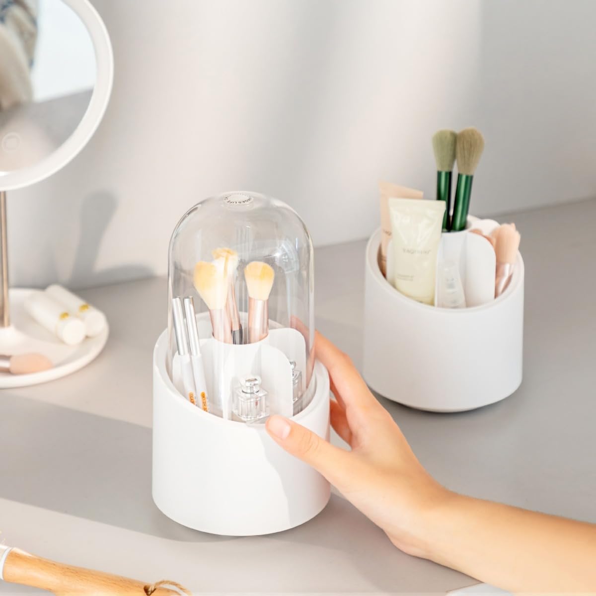 INF Soporte para brochas de maquillaje blanco con tapa, organizador de brochas de maquillaje y contenedor de almacenamiento