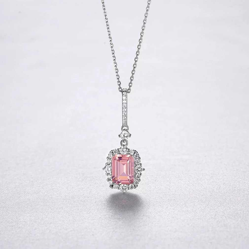 Collier pendentif long carré : sublimez un décolleté trop simple - 6